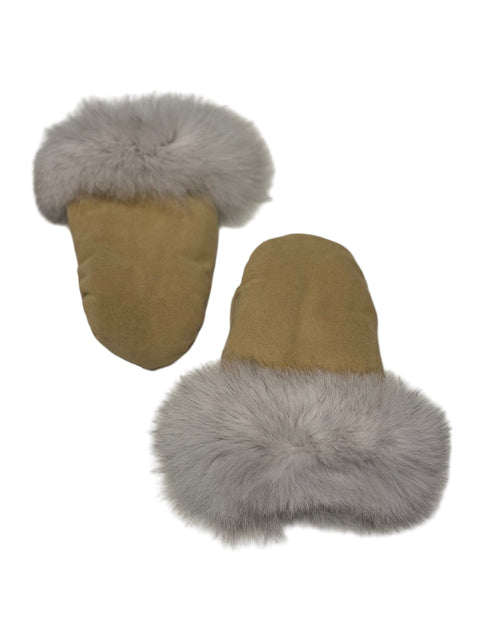 Pulluk Mittens by Natalie Scipio