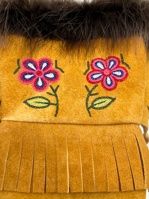 Women’s Tanned Moosehide Gauntlet Mittens with Embroidery